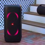 Profesionali garso sistema renginyje su integruotais šviesos efektais ir garsiakalbiais