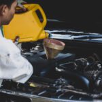 Automobilio variklio alyvos tikrinimas ir pylimas